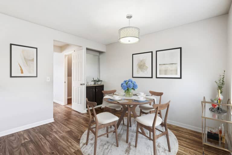 11-Wellington-Place-Apartments-dining1
